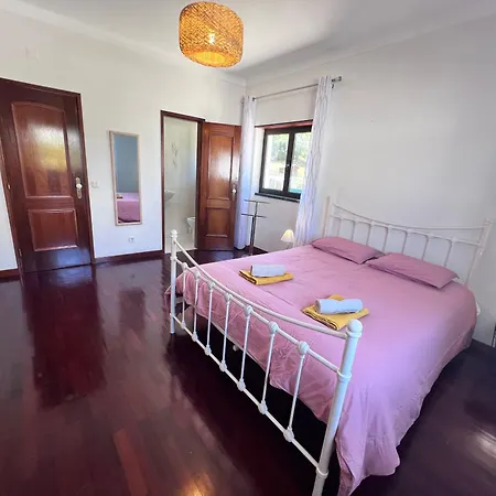 ヴィラ Charming Portuguese With Forested Hill Views *
