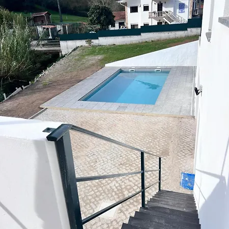 Charming Portuguese With Forested Hill Views ヴィラ Vimeiro (Leiria)